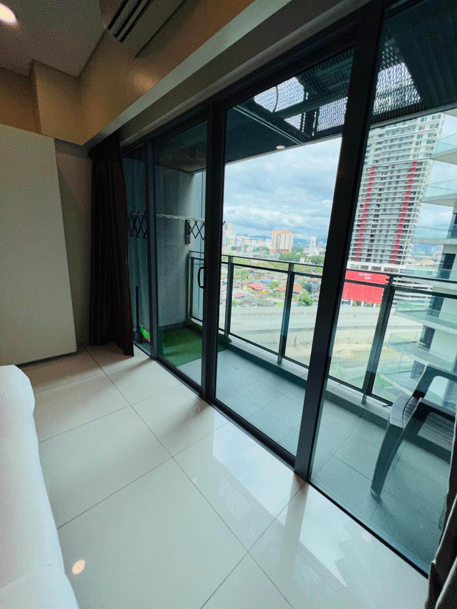 Summer Suites Klcc By Classy Kuala Lumpur Exterior photo